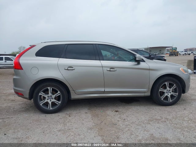 YV4902RM8F2726661 Volvo Xc60 T6 Platinum