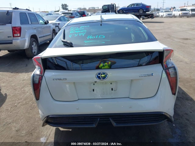 Toyota Prius Three Touring 2017 JTDKARFU5H3053307 Image 16