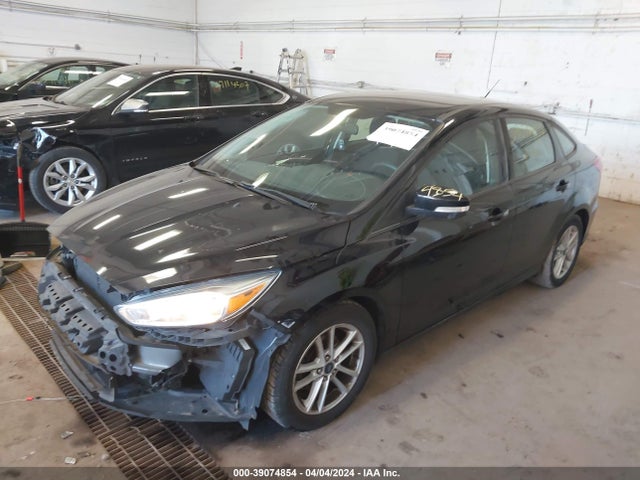 Ford FOCUS SE 2017 1FADP3F23HL268130 Image 2