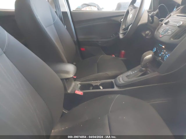 Ford FOCUS SE 2017 1FADP3F23HL268130 Image 5