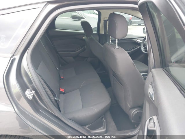 Ford FOCUS SE 2018 1FADP3K24JL268861 Image 8