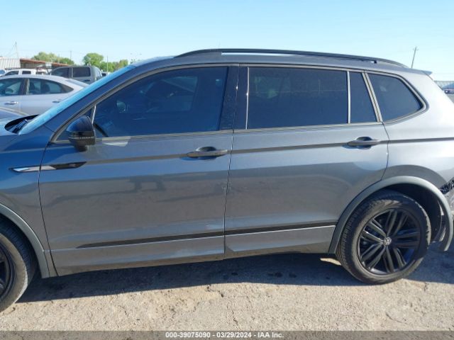 3VVCB7AX6NM107622 Volkswagen Tiguan 2.0t Se R-line Black