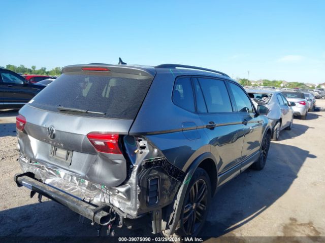 3VVCB7AX6NM107622 Volkswagen Tiguan 2.0t Se R-line Black