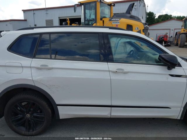 3VVCB7AX3NM009759 Volkswagen Tiguan 2.0t Se R-line Black