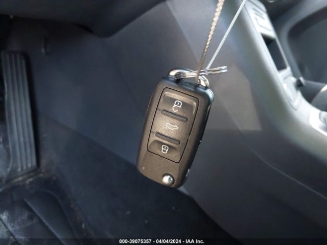 WVGAV7AX2HK046905 Volkswagen Tiguan 2.0t/2.0t S