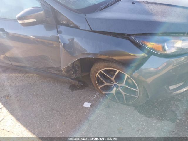 1FADP3H25JL264390 Ford FOCUS SEL