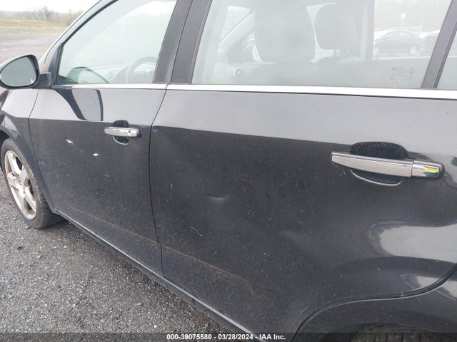 Chevrolet Sonic Ltz Auto 2015 1G1JE5SB1F4205970 Image 6
