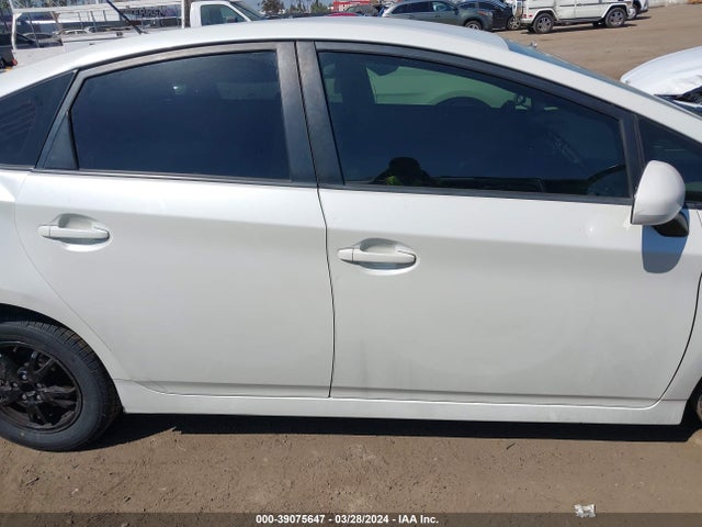 Toyota Prius Two 2015 JTDKN3DU7F0471953 Image 13