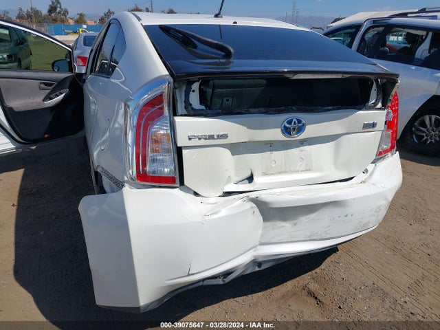 Toyota Prius Two 2015 JTDKN3DU7F0471953 Image 6