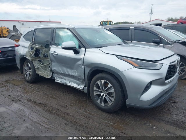 Toyota Highlander Xle 2021 5TDHZRBH1MS089192 Image 1