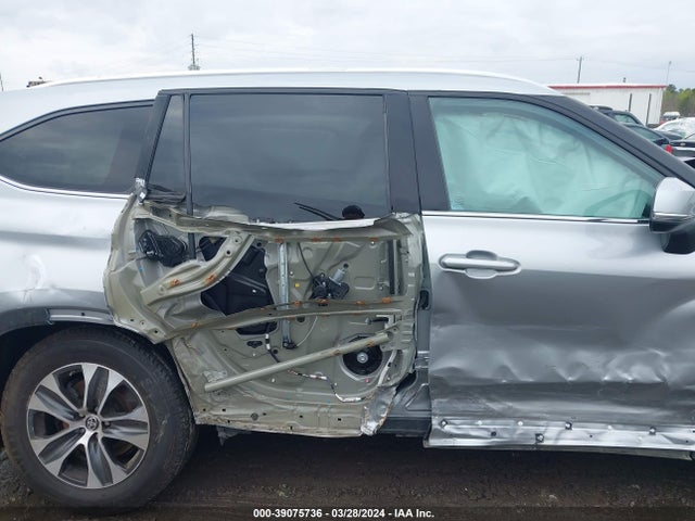 Toyota Highlander Xle 2021 5TDHZRBH1MS089192 Image 13