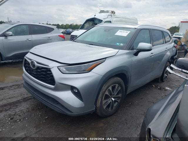 Toyota Highlander Xle 2021 5TDHZRBH1MS089192 Image 2