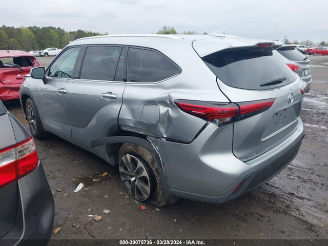 Toyota Highlander Xle 2021 5TDHZRBH1MS089192 Image 3