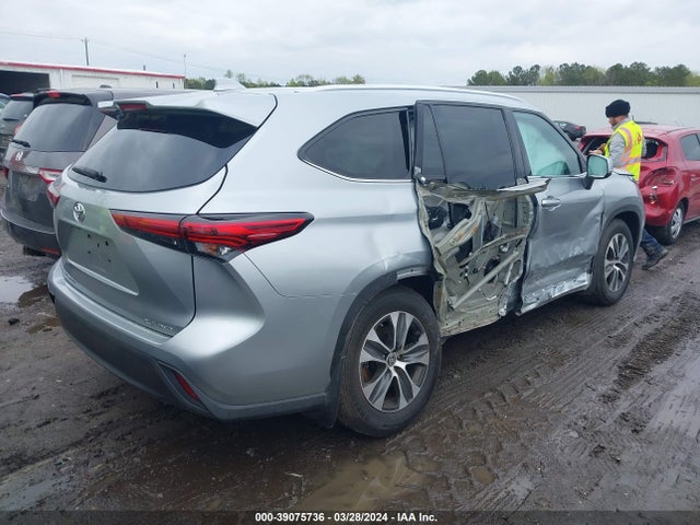 Toyota Highlander Xle 2021 5TDHZRBH1MS089192 Image 4