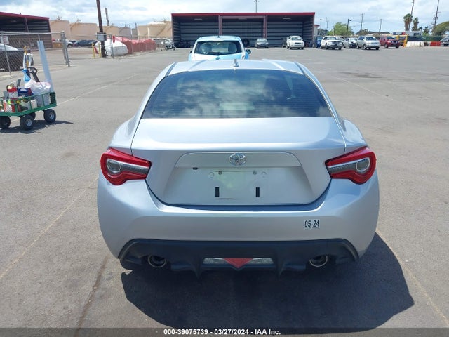 Toyota 86 2018 JF1ZNAA19J8700842 Image 16