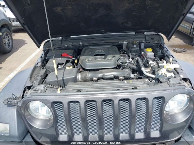 1C4HJXDN0JW185745 Jeep Wrangler Unlimited Sport 4x4