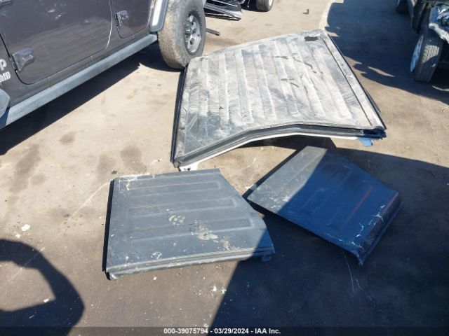 1C4HJXDN0JW185745 Jeep Wrangler Unlimited Sport 4x4