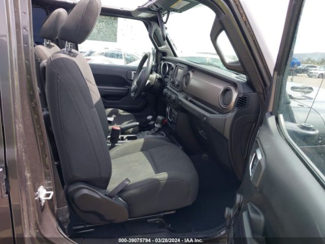 1C4HJXDN0JW185745 Jeep Wrangler Unlimited Sport 4x4