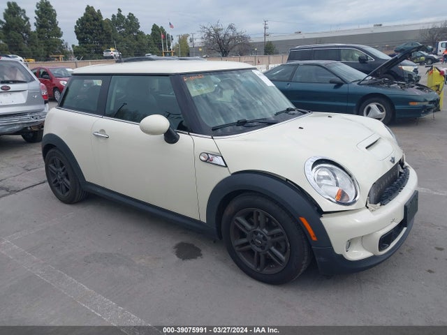 2011 MINI COOPER S WMWSV3C51BTY11324 Photo 0