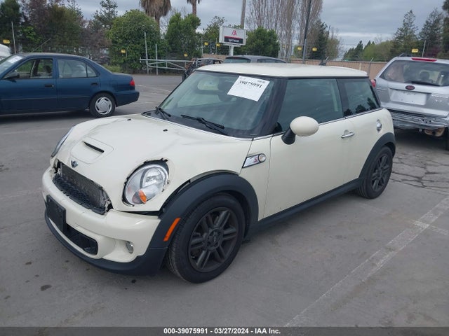 2011 MINI COOPER S WMWSV3C51BTY11324 Photo 1