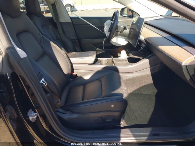 Tesla Model 3 Long Range/performance 2019 5YJ3E1EB8KF197180 Image 5