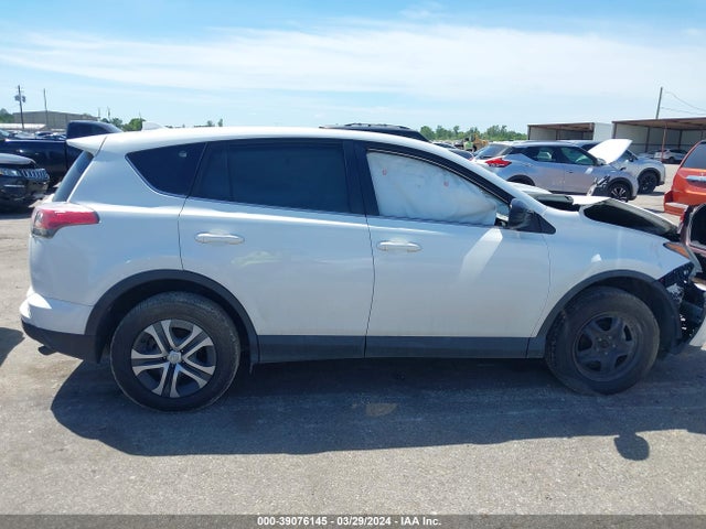 Toyota RAV4 LE 2018 2T3ZFREV4JW442789 Image 13