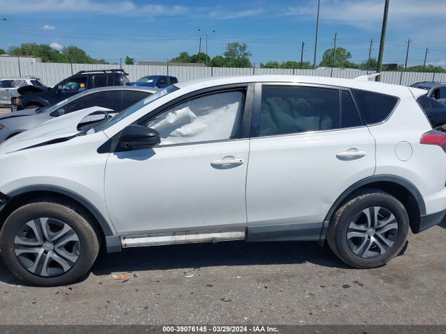 Toyota RAV4 LE 2018 2T3ZFREV4JW442789 Image 14