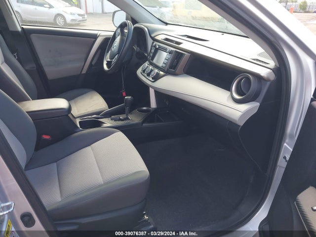 Toyota RAV4 LE 2015 2T3ZFREV4FW137042 Image 5