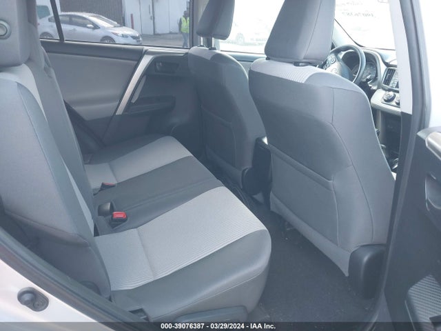 Toyota RAV4 LE 2015 2T3ZFREV4FW137042 Image 8