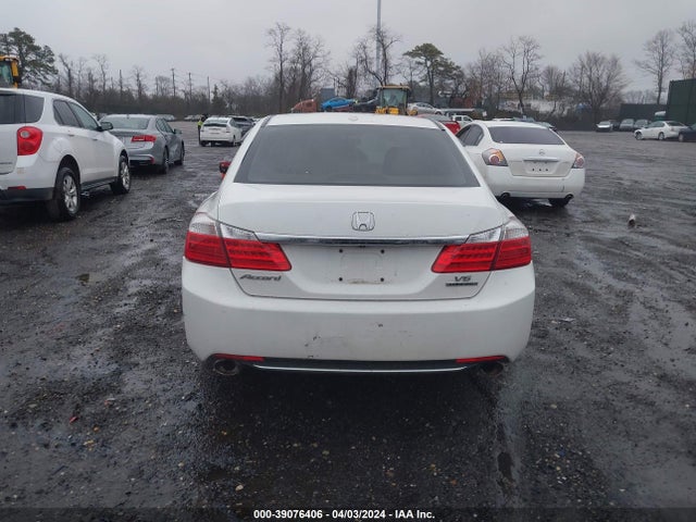 Honda Accord Touring 2015 1HGCR3F9XFA010341 Image 17