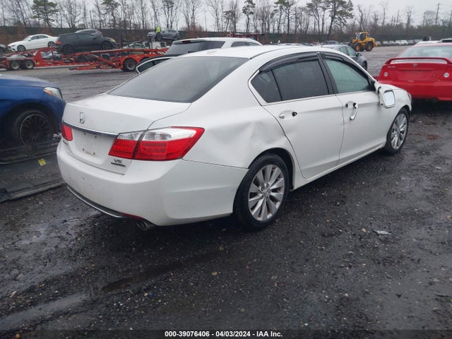 Honda Accord Touring 2015 1HGCR3F9XFA010341 Image 4