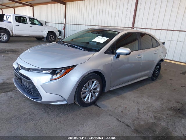 Toyota COROLLA LE 2023 JTDB4MEE1PJ011697 Image 2