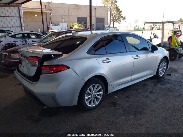 Toyota COROLLA LE 2023 JTDB4MEE1PJ011697 Image 4