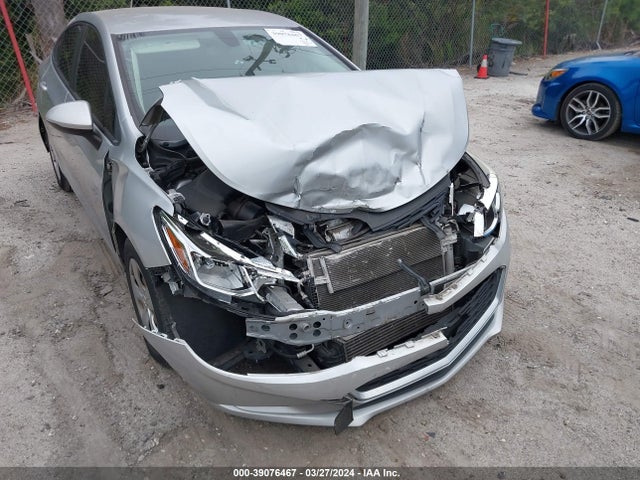 Chevrolet Cruze Ls Auto 2017 1G1BC5SM5H7230464 Image 12