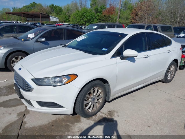 Ford FUSION S 2018 3FA6P0G72JR109379 Image 2