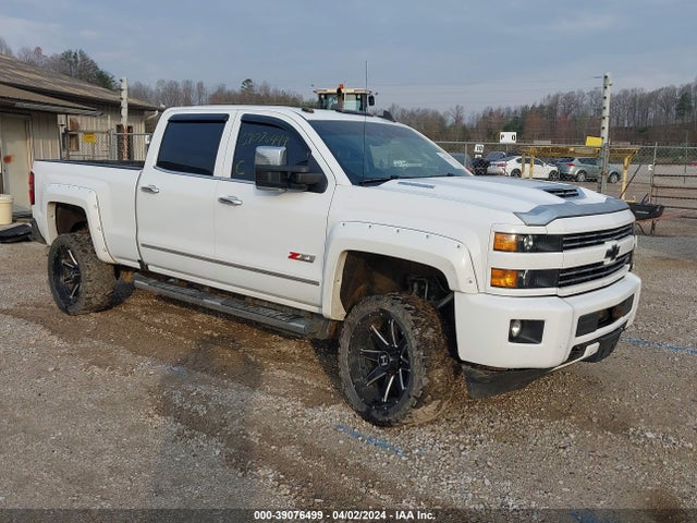 2017 1GC1KWEY1HF244409 main image