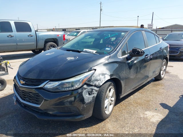Chevrolet Cruze Lt Auto 2018 1G1BE5SM4J7155448 Image 2