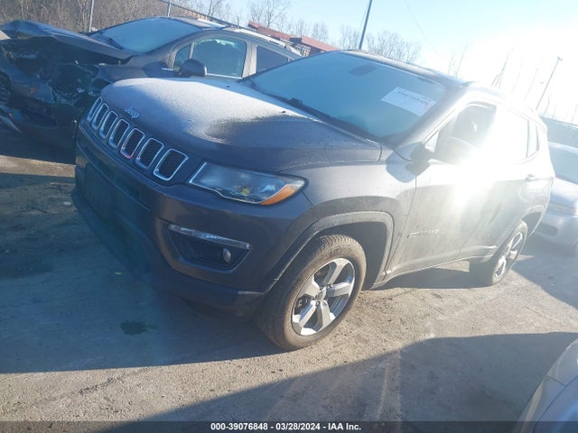 Jeep Compass Latitude 4x4 2019 3C4NJDBB8KT839392 Image 2