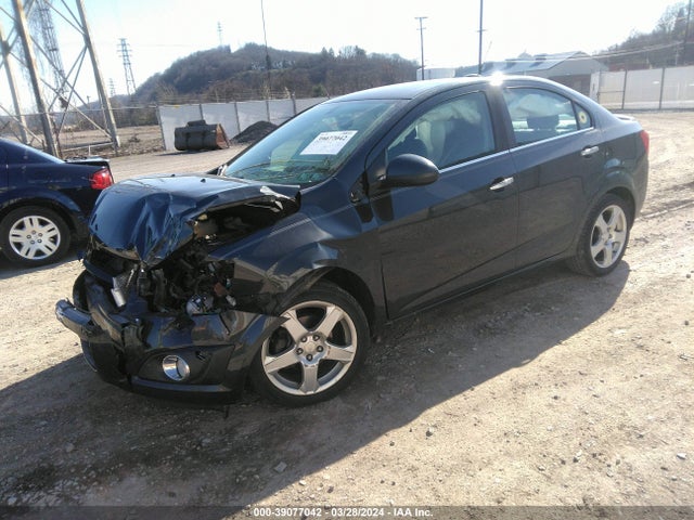 Chevrolet Sonic Ltz Auto 2015 1G1JE5SB9F4197570 Image 2