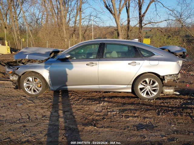 Honda ACCORD LX 2018 1HGCV1F13JA264671 Image 15