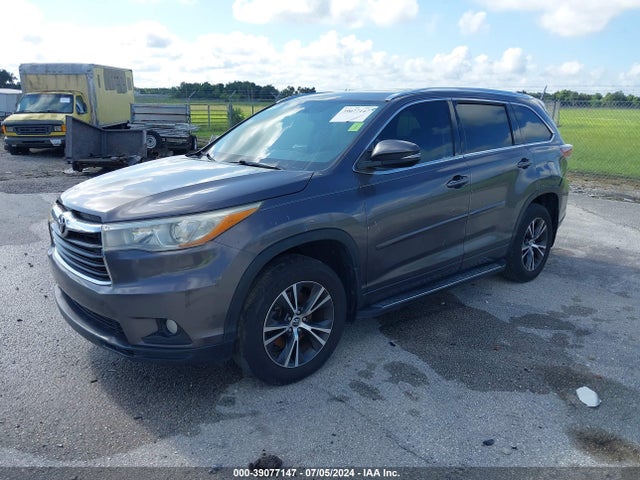 Toyota Highlander Xle V6 2016 5TDKKRFH5GS126463 Image 2
