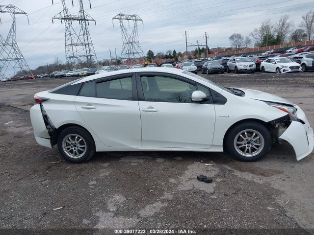Toyota Prius Two 2017 JTDKBRFU2H3049762 Image 13