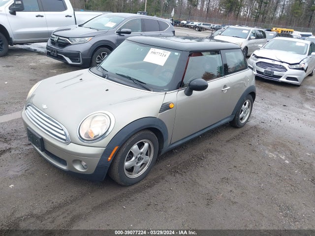 2009 MINI COOPER WMWMF33579TU73458 Photo 1
