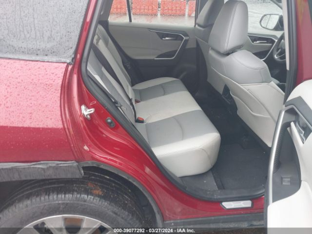 2T3A1RFV7RW425605 Toyota Rav4 Xle Premium