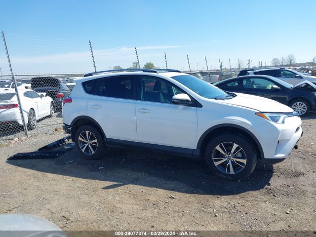 Toyota Rav4 Xle 2018 2T3RFREV6JW703954 Image 13
