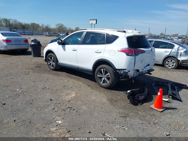 Toyota Rav4 Xle 2018 2T3RFREV6JW703954 Image 3