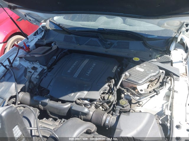 2016 JAGUAR XJ SAJWA1C77G8V97800 Photo 9