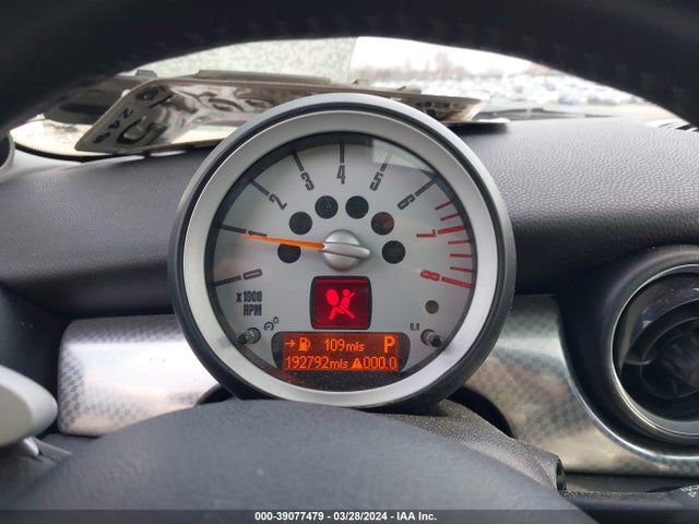 2008 MINI COOPER S WMWMF73538TV35010 Photo 6