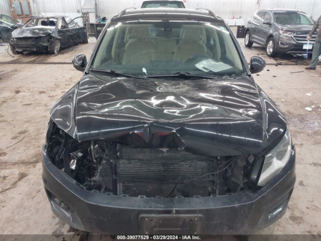 WVGBV7AX2HK010930 Volkswagen Tiguan 2.0t/2.0t S