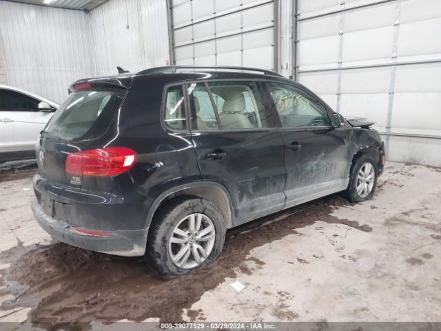 WVGBV7AX2HK010930 Volkswagen Tiguan 2.0t/2.0t S